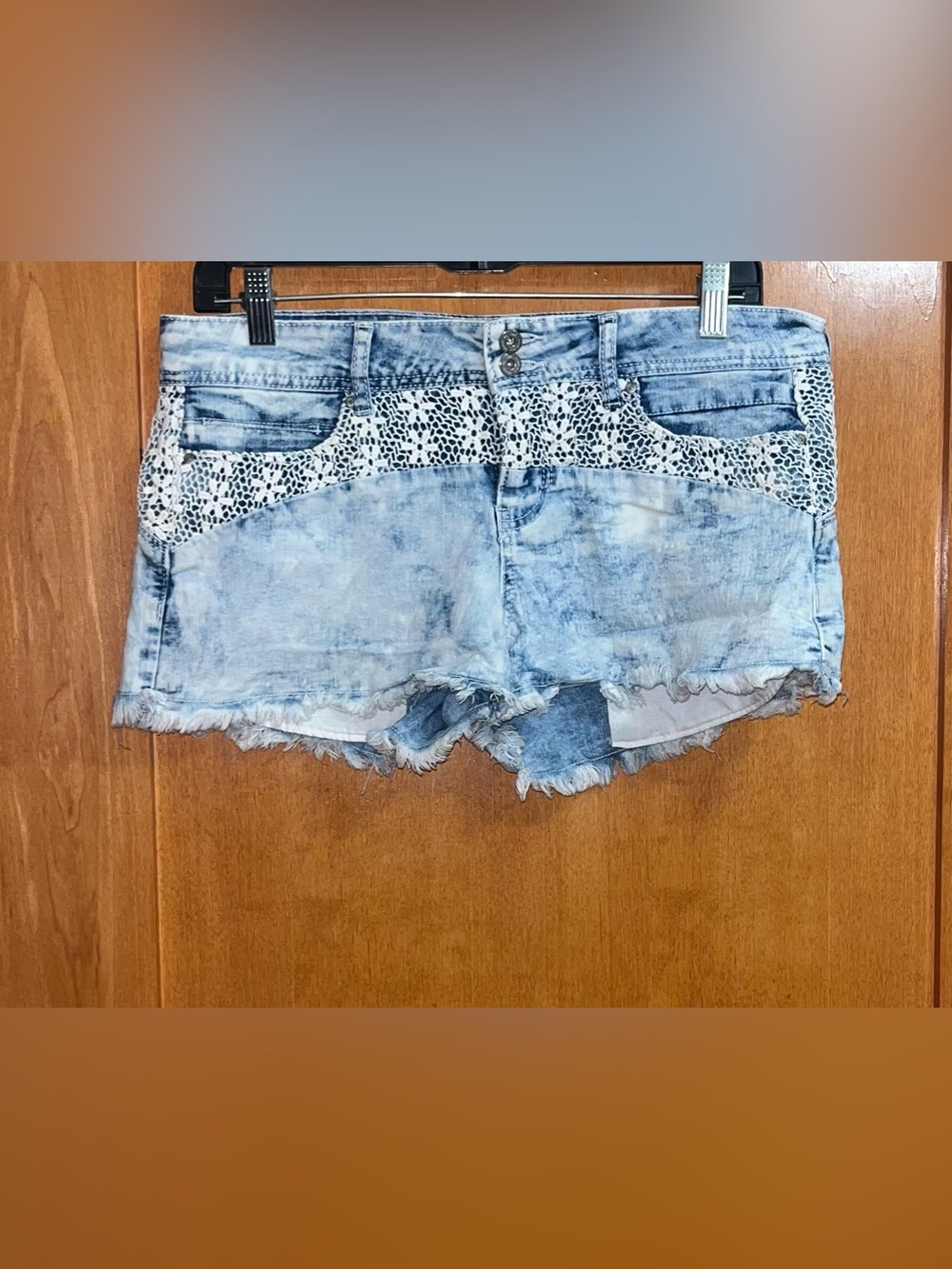 Lei Juniors Ashley Low Rise Denim Shorts Crochet Floral Lace Frayed 11 Regular